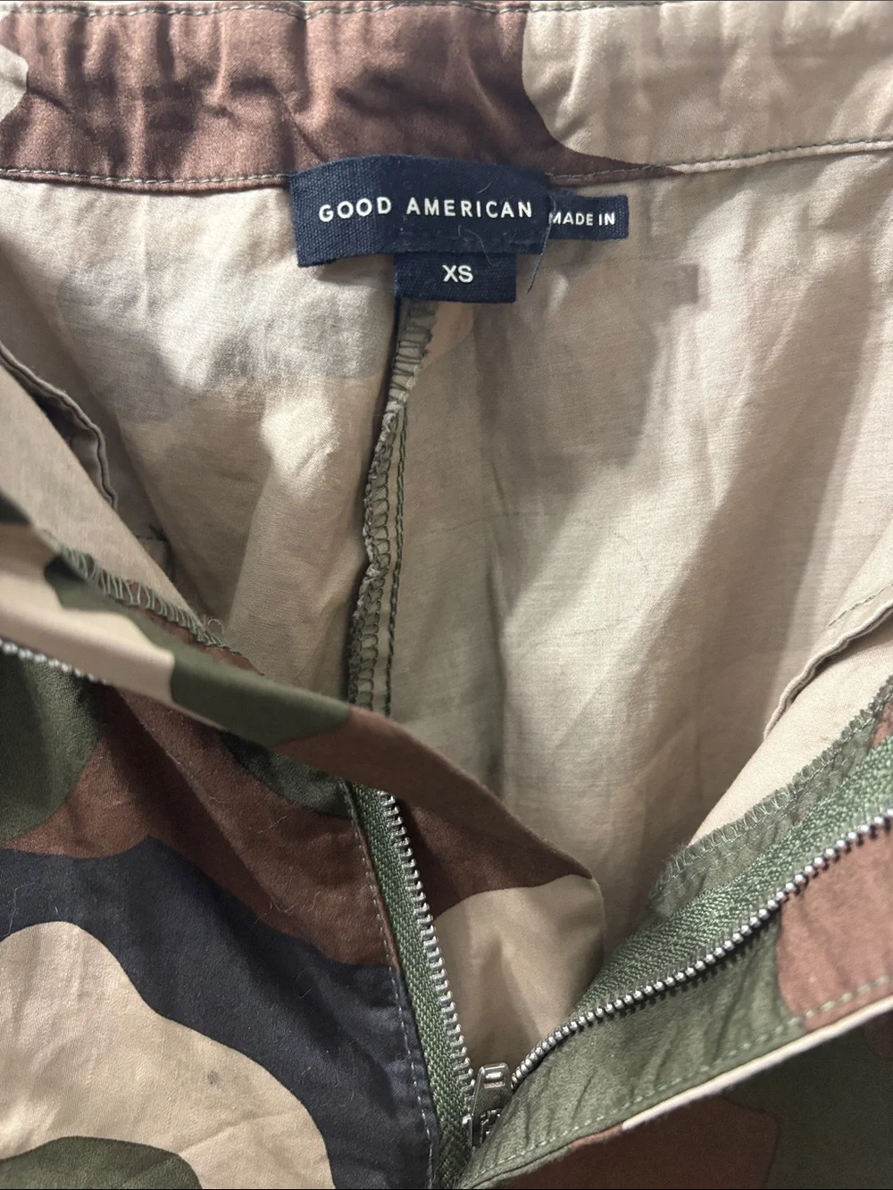 Good American Camo Zip-Front Cargo Pants in Green Brown Tan nwot - Picture 2 of 9